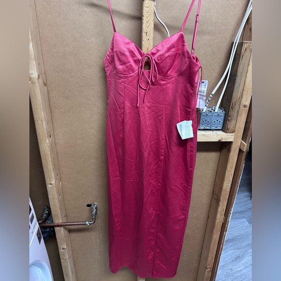 Coral midi satin dress with slit - Picture 2 of 6